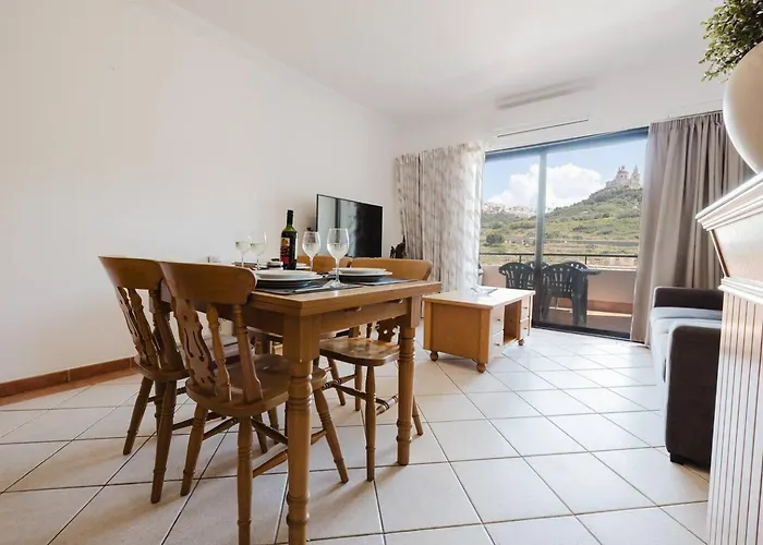 Ghadira Bay 3bed Right Next To Beach! By Homely Lägenhet *