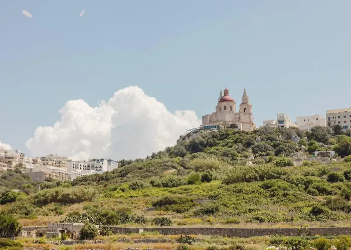 Ghadira Bay 3bed Right Next To Beach! By Homely Lägenhet *