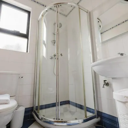 Ghadira Bay 3bed Right Next To Beach! By Homely *