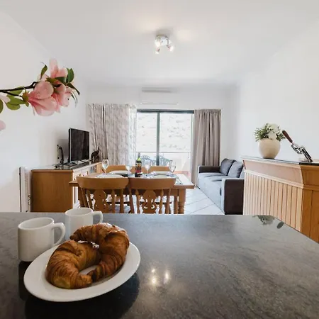 Apartmán Ghadira Bay 3bed Right Next To Beach! By Homely *