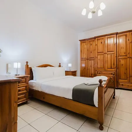 Ghadira Bay 3bed Right Next To Beach! By Homely *