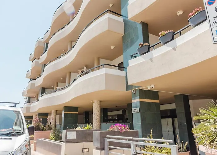 Ghadira Bay 3bed Right Next To Beach! By Homely Apartament